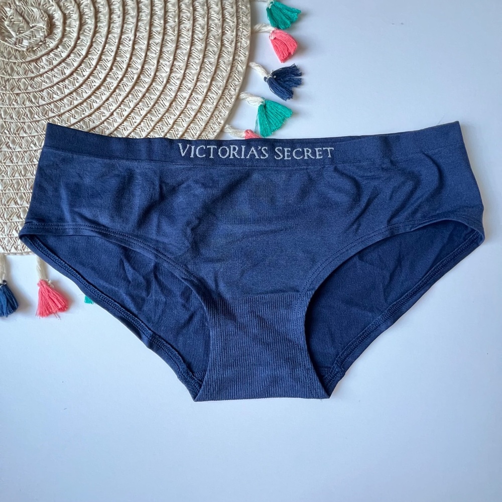 Victoria’s Secret Bare Seamless Rib Hiphugger Panty Noir Navy Medium NEW